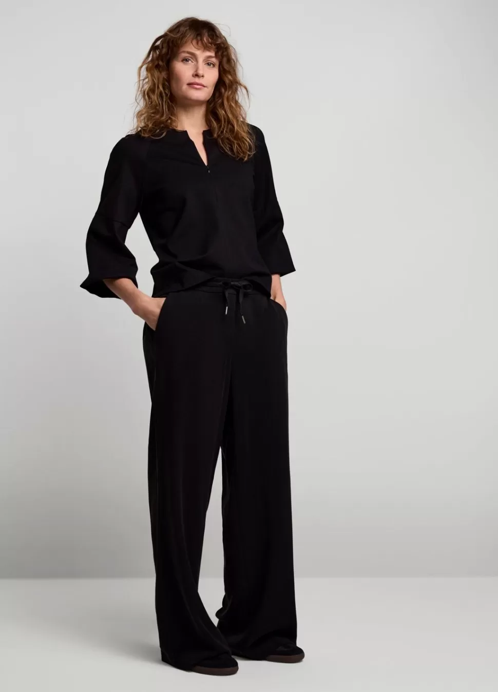 aangesloten_top_2-2.webp Summum Woman Aangesloten Top | Vrouwen Tops & T-Shirts