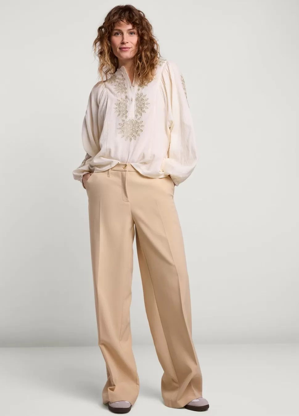 Summum Woman Blouse Met Gouden Borduursels | Vrouwen Blouses