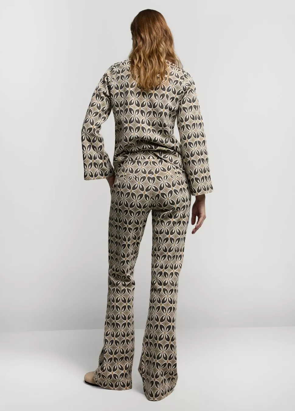 jacquard_flared_pants_2.webp Summum Woman Jacquard Flared Pants | Vrouwen Broeken & Jumpsuits