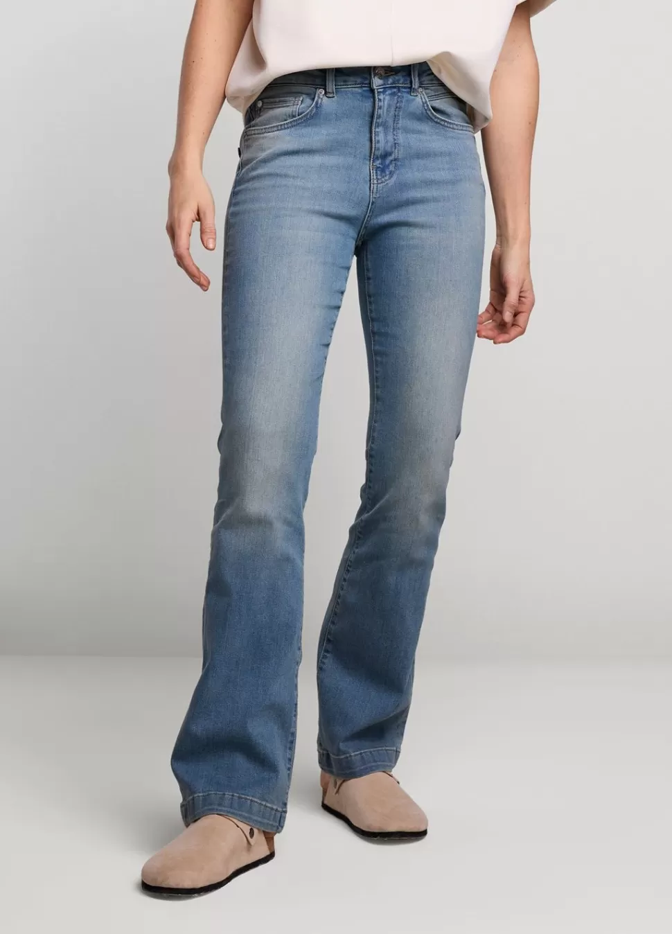 juliet_flared_jeans_3.webp Summum Woman Juliet Flared Jeans | Vrouwen Jeans