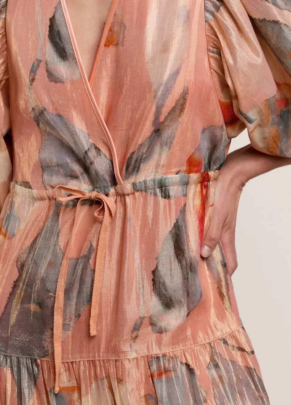 lange_glinsterende_strokenjurk_3.webp Summum Woman Lange Glinsterende Strokenjurk | Vrouwen Jurken