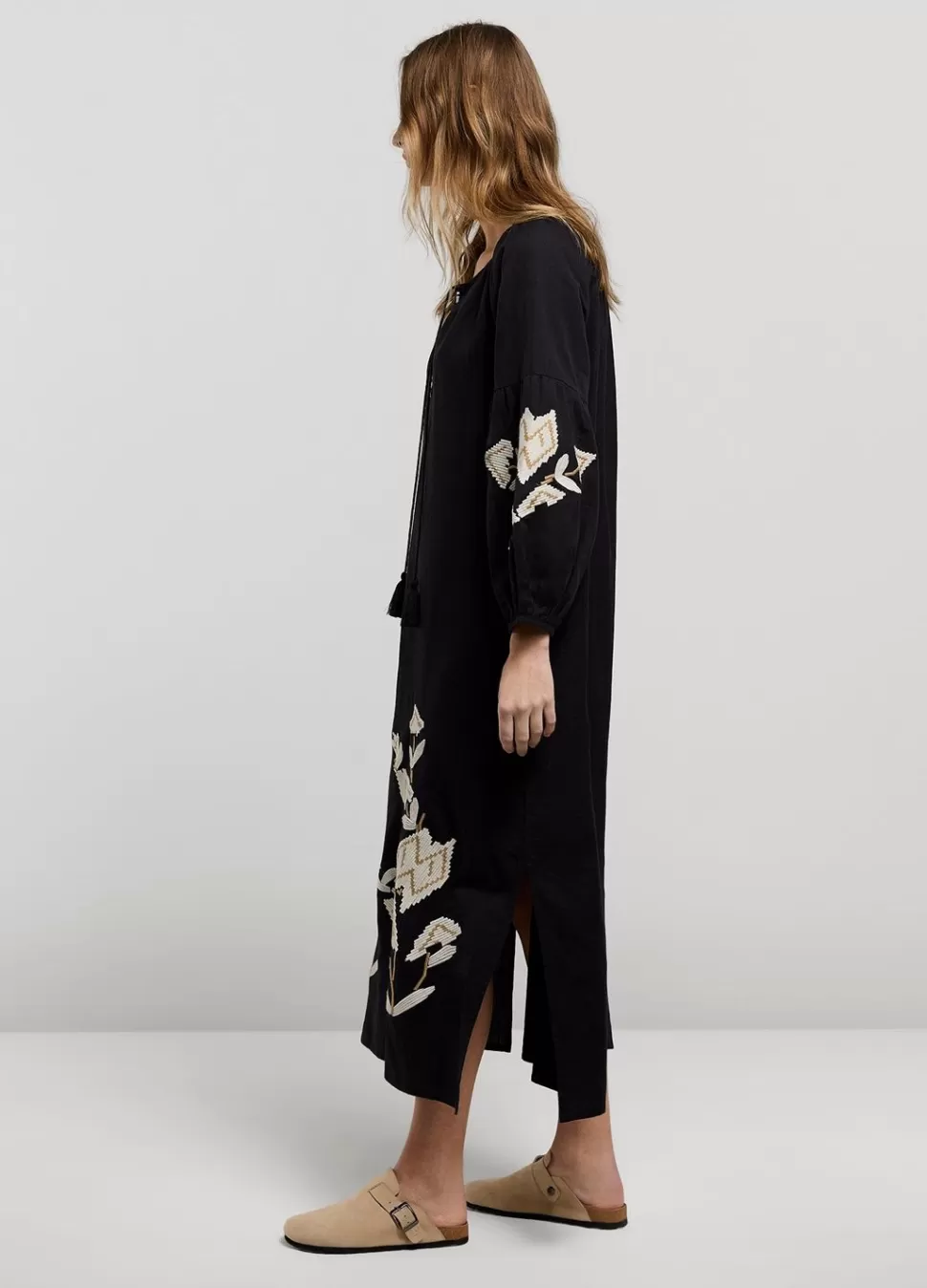 lange_jurk_met_borduur_3-1.webp Summum Woman Lange Jurk Met Borduur | Vrouwen Jurken