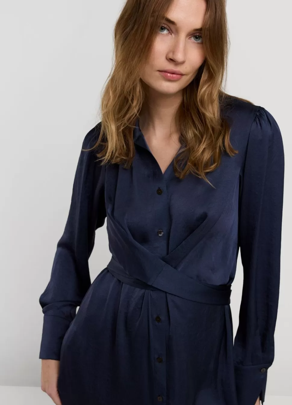 silky_touch_doorknoopjurk_3-2.webp Summum Woman Silky Touch Doorknoopjurk | Vrouwen Jurken