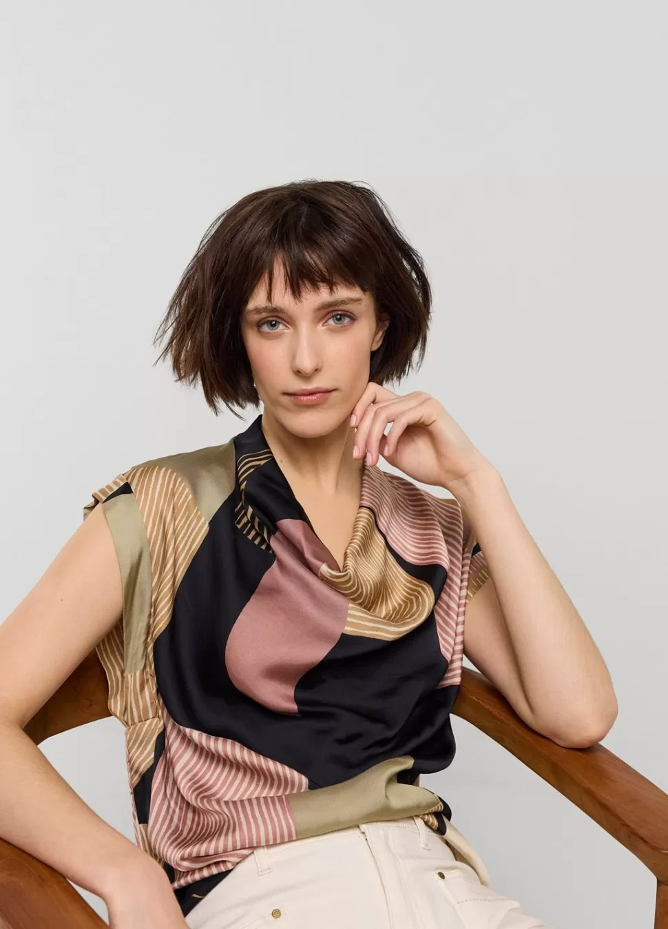 top_waterval_halslijn_3.webp Summum Woman Top Waterval Halslijn | Vrouwen Tops & T-Shirts